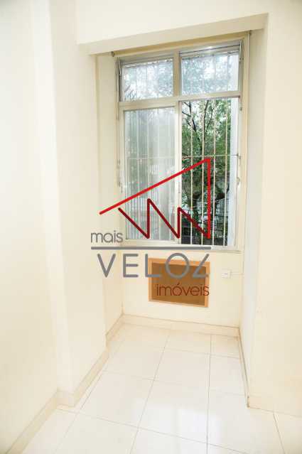 Apartamento à venda com 2 quartos, 67m² - Foto 3