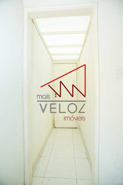 Apartamento à venda com 2 quartos, 67m² - Foto 8