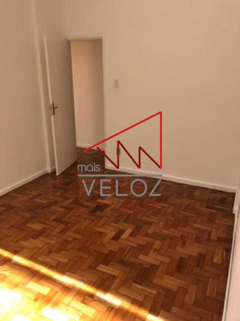 Apartamento à venda com 2 quartos, 75m² - Foto 2