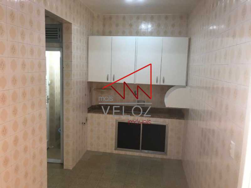 Apartamento à venda com 2 quartos, 75m² - Foto 9