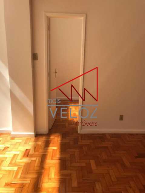 Apartamento à venda com 2 quartos, 75m² - Foto 18