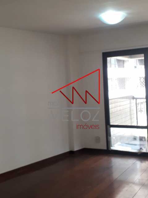 Apartamento à venda com 2 quartos, 80m² - Foto 2