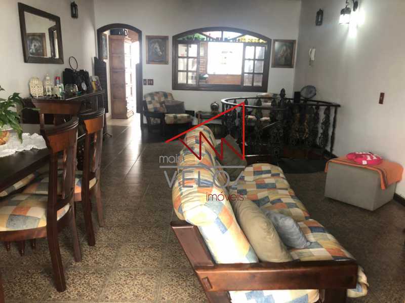 Casa de Vila à venda com 4 quartos, 253m² - Foto 2