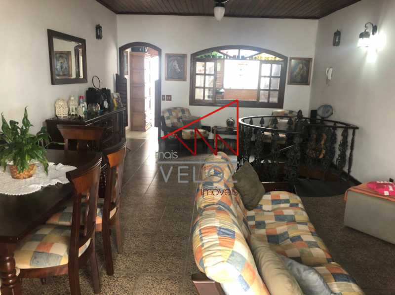 Casa de Vila à venda com 4 quartos, 253m² - Foto 4