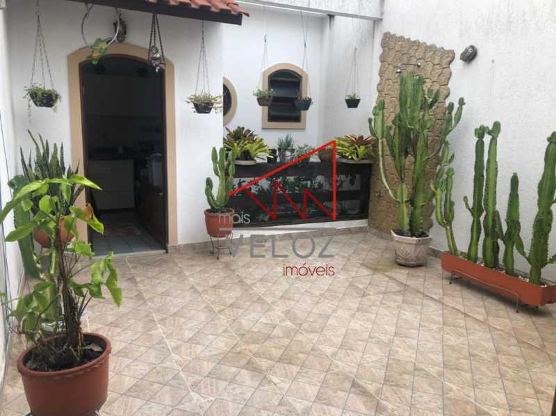 Casa de Vila à venda com 4 quartos, 253m² - Foto 9