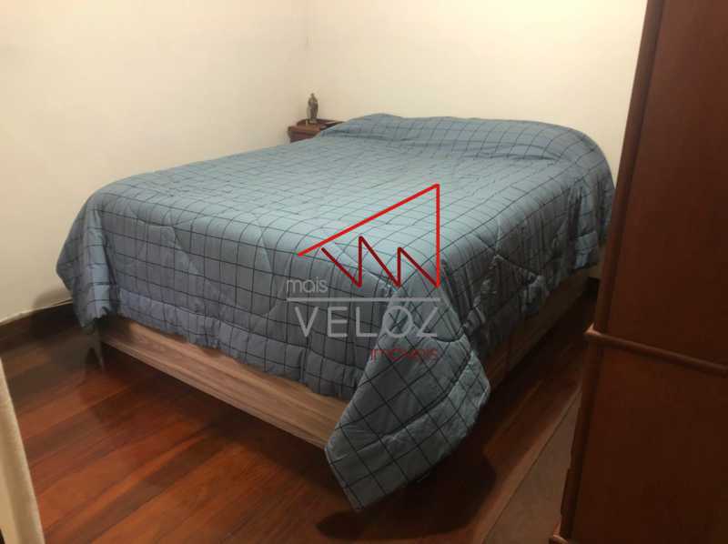 Casa de Vila à venda com 4 quartos, 253m² - Foto 13