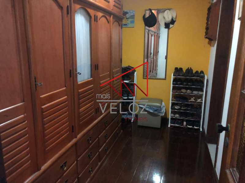 Casa de Vila à venda com 4 quartos, 253m² - Foto 19