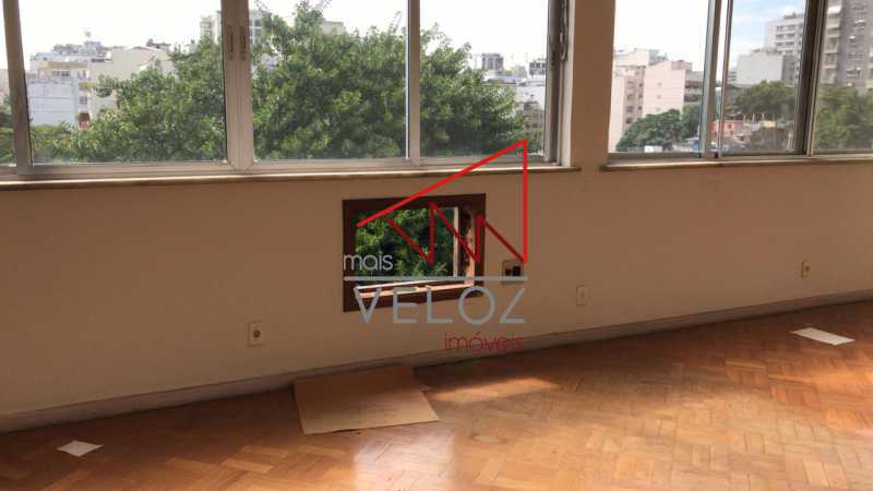 Apartamento à venda com 3 quartos, 120m² - Foto 4