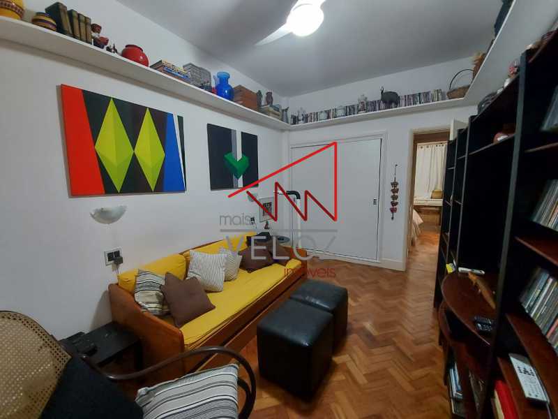 Apartamento à venda com 3 quartos, 110m² - Foto 2