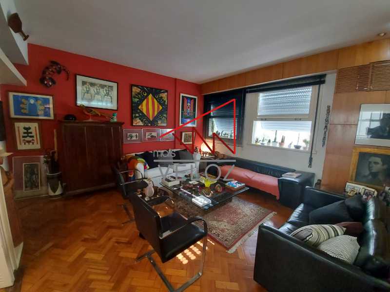 Apartamento à venda com 3 quartos, 110m² - Foto 1