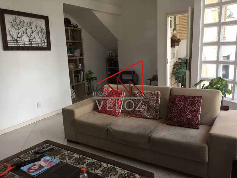 Casa à venda com 6 quartos, 340m² - Foto 3