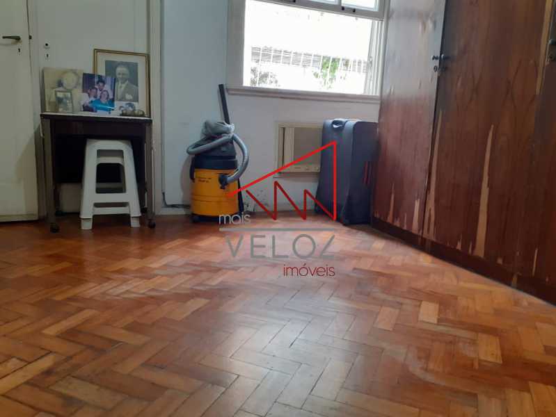 Apartamento à venda com 3 quartos, 143m² - Foto 9