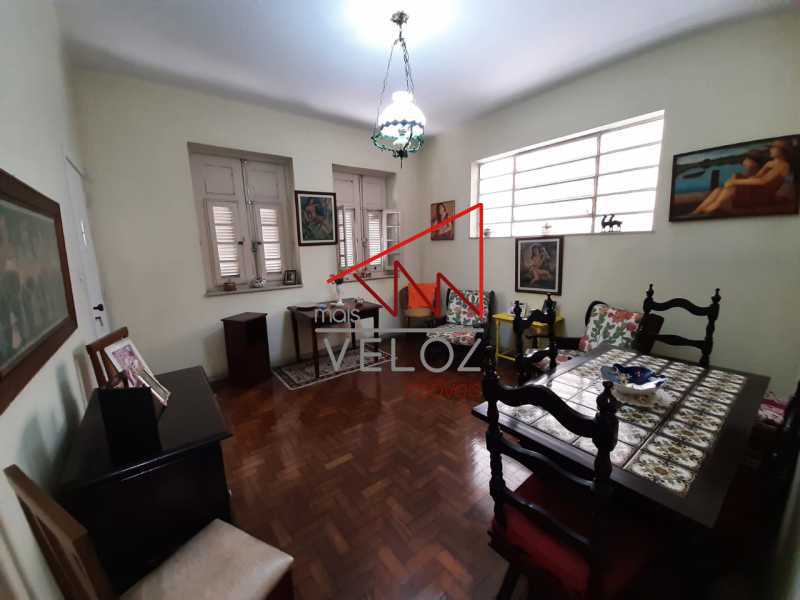 Apartamento à venda com 2 quartos, 70m² - Foto 3