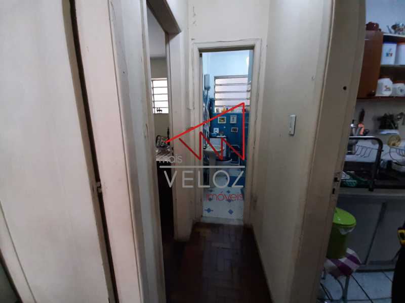 Apartamento à venda com 2 quartos, 70m² - Foto 11