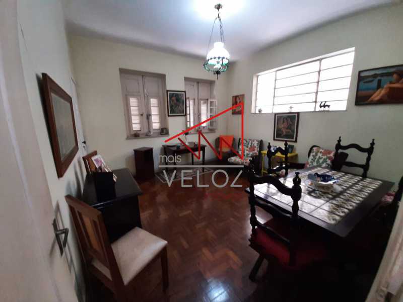 Apartamento à venda com 2 quartos, 70m² - Foto 5