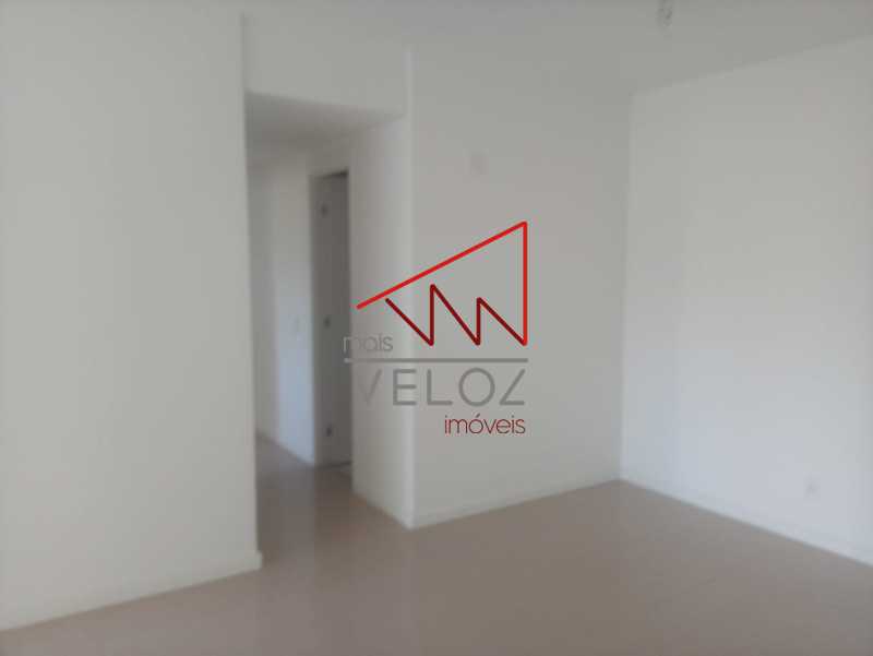 Apartamento à venda com 3 quartos, 75m² - Foto 2