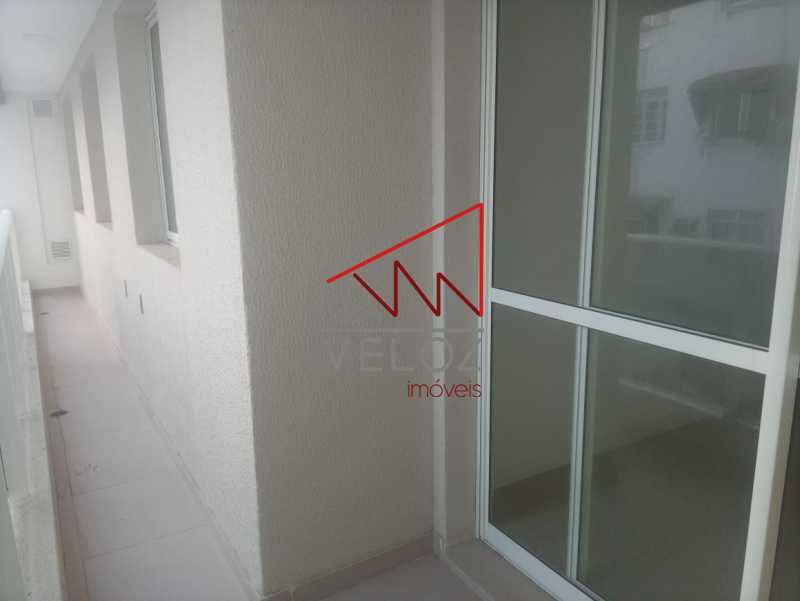 Apartamento à venda com 3 quartos, 75m² - Foto 4