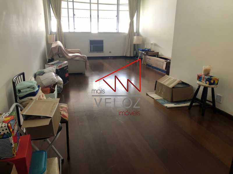 Apartamento à venda com 4 quartos, 162m² - Foto 2