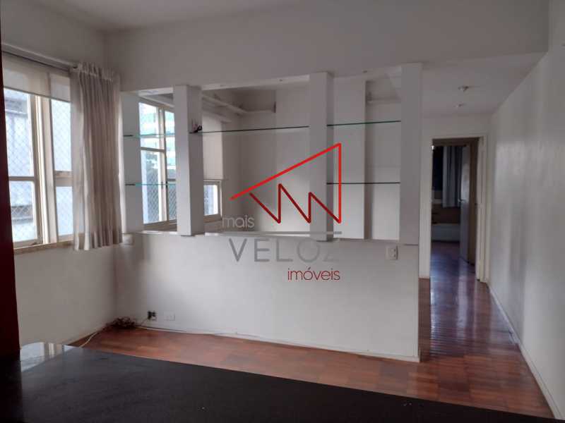 Apartamento à venda com 2 quartos, 68m² - Foto 2