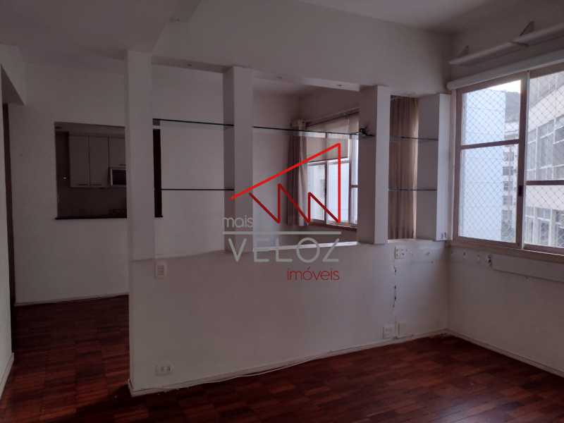 Apartamento à venda com 2 quartos, 68m² - Foto 4