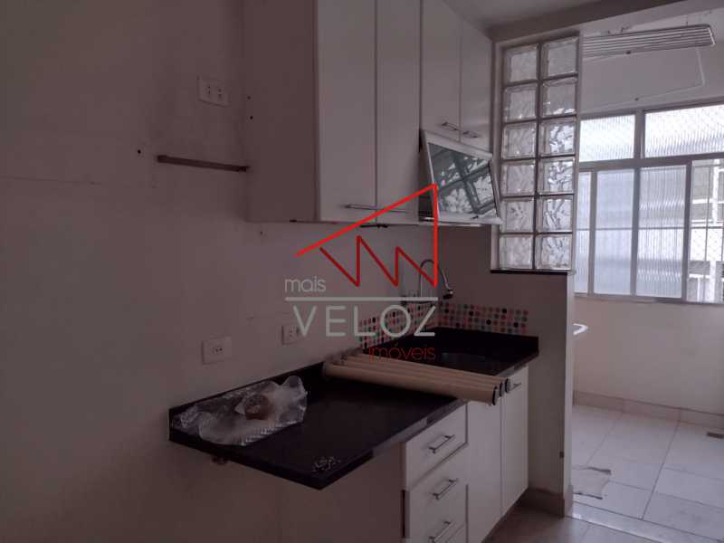 Apartamento à venda com 2 quartos, 68m² - Foto 20