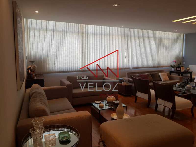 Apartamento à venda com 3 quartos, 156m² - Foto 1