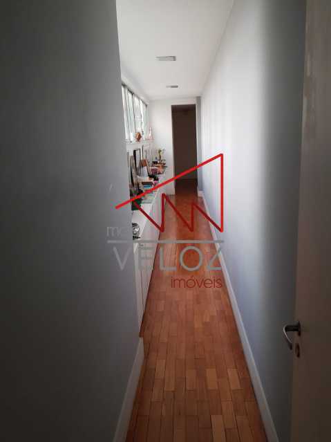 Apartamento à venda com 3 quartos, 156m² - Foto 4