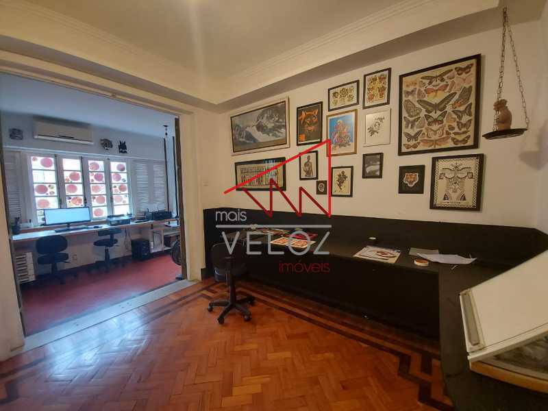 Casa à venda com 4 quartos, 384m² - Foto 16