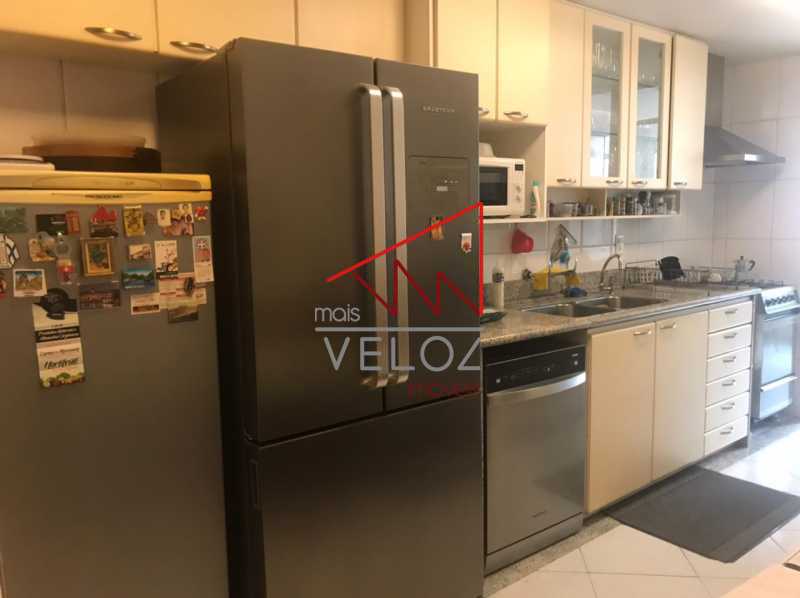 Apartamento à venda com 4 quartos, 215m² - Foto 17