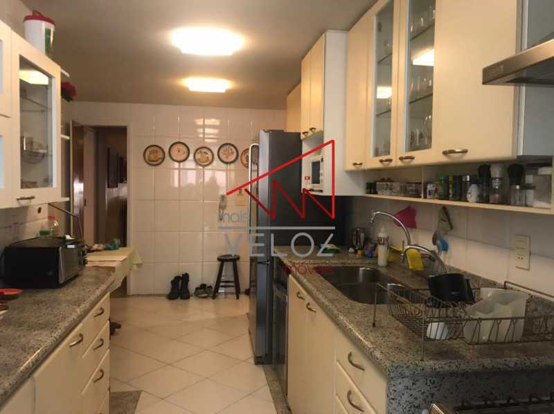 Apartamento à venda com 4 quartos, 215m² - Foto 18