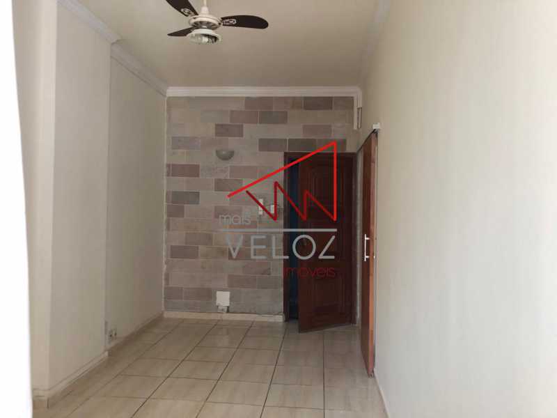 Apartamento à venda com 1 quarto, 34m² - Foto 1