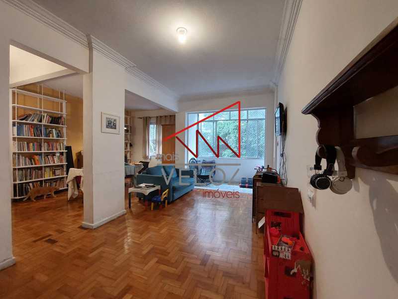 Apartamento à venda com 3 quartos, 110m² - Foto 1