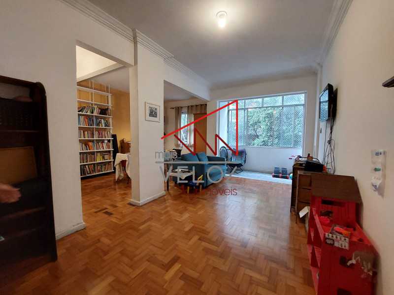 Apartamento à venda com 3 quartos, 110m² - Foto 2