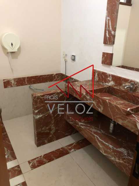 Casa à venda com 8 quartos, 1500m² - Foto 27