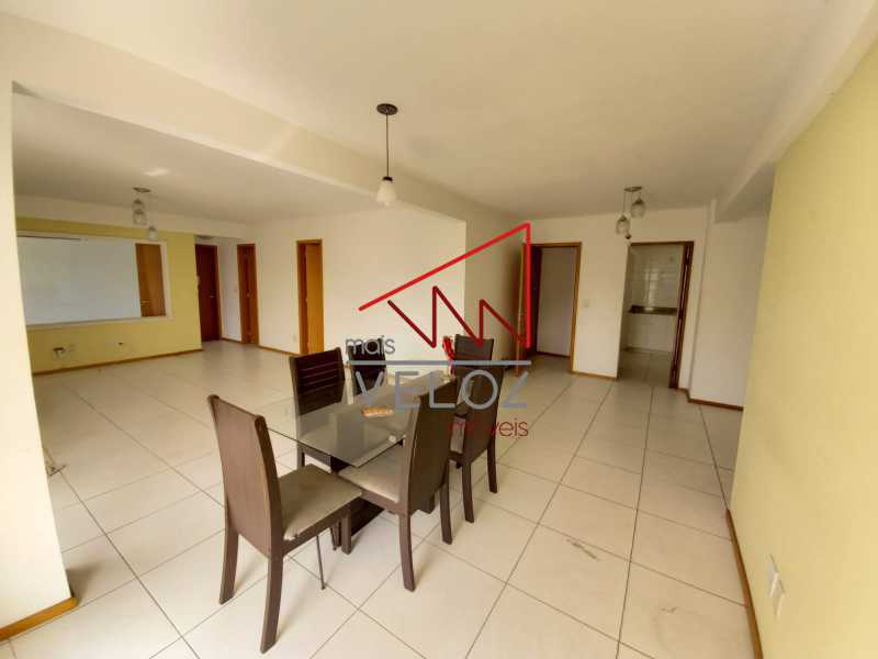 Apartamento à venda com 4 quartos, 173m² - Foto 2