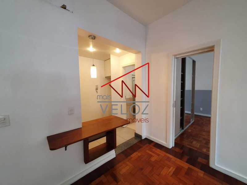 Apartamento à venda com 1 quarto, 48m² - Foto 2