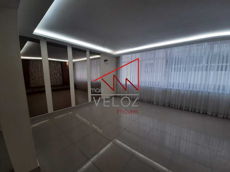 Apartamento para alugar com 3 quartos, 140m² - Foto 2