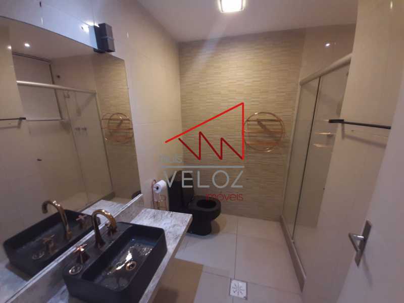 Apartamento para alugar com 3 quartos, 140m² - Foto 16