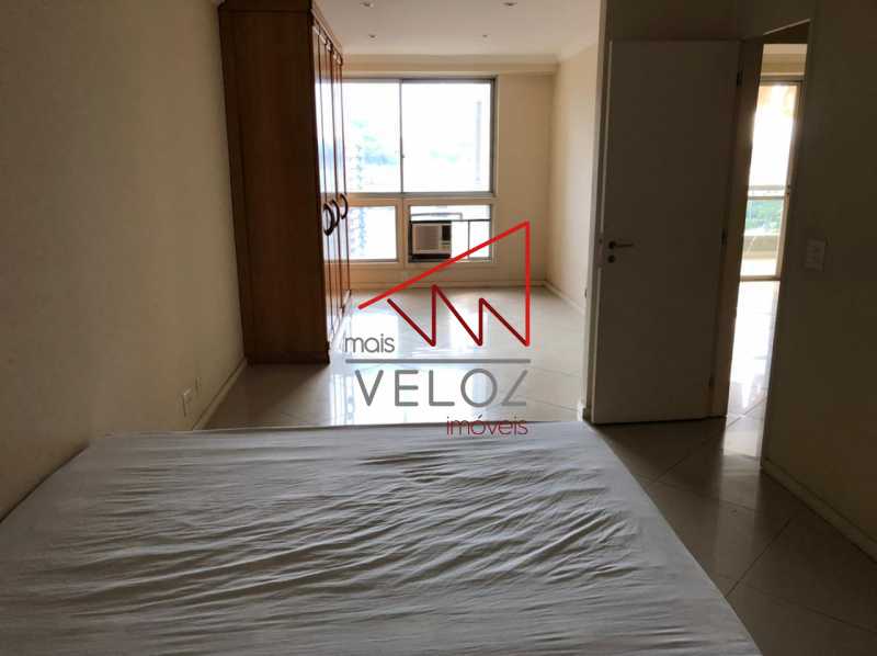 Apartamento à venda com 2 quartos, 130m² - Foto 13