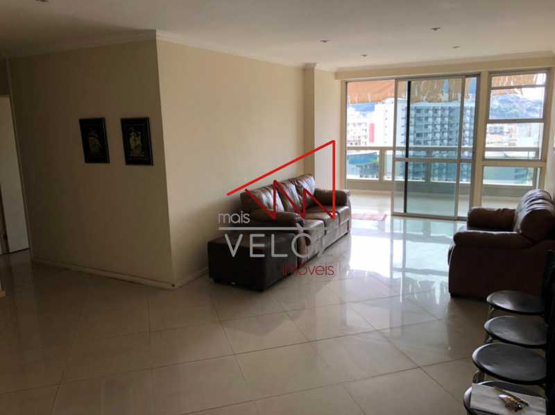 Apartamento à venda com 2 quartos, 130m² - Foto 3