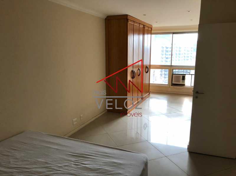 Apartamento à venda com 2 quartos, 130m² - Foto 14