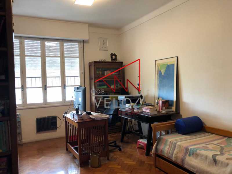 Apartamento à venda com 4 quartos, 206m² - Foto 14