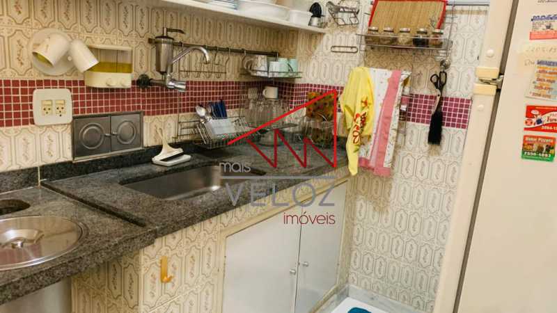 Apartamento à venda com 2 quartos, 72m² - Foto 23