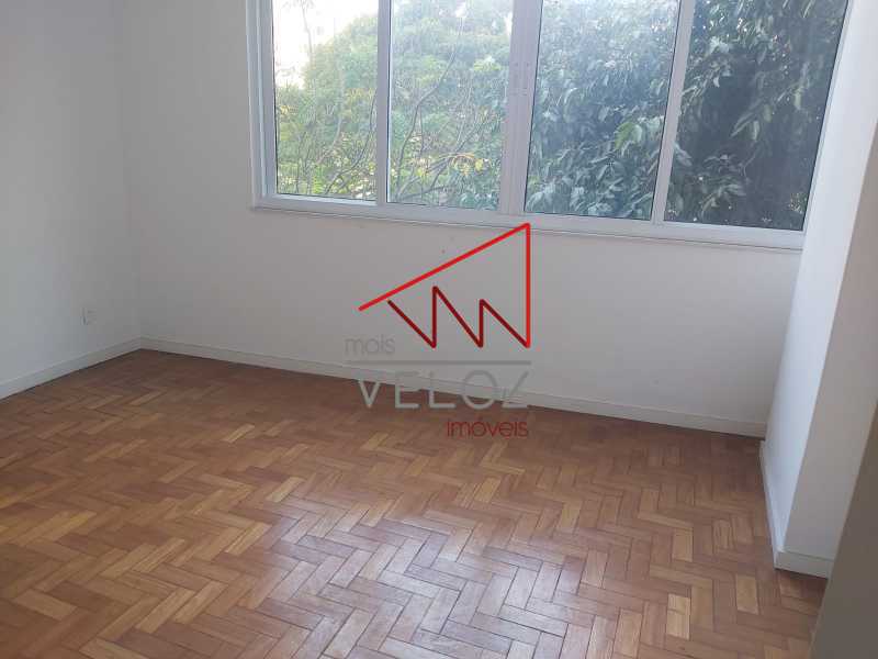 Apartamento à venda com 2 quartos, 70m² - Foto 11