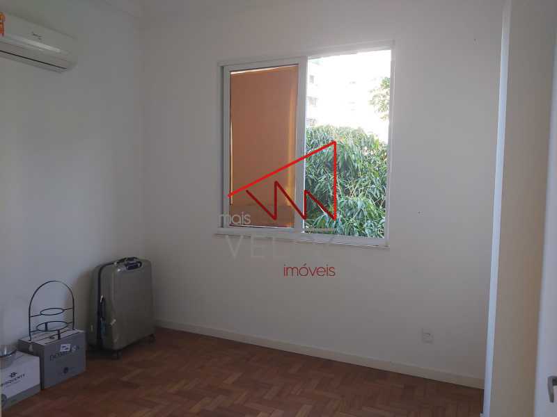 Apartamento à venda com 2 quartos, 70m² - Foto 12