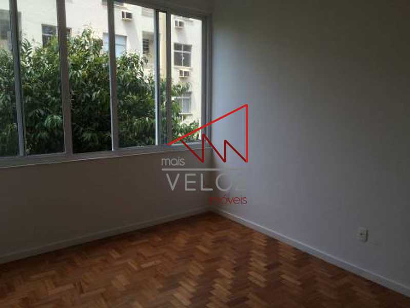 Apartamento à venda com 2 quartos, 70m² - Foto 2