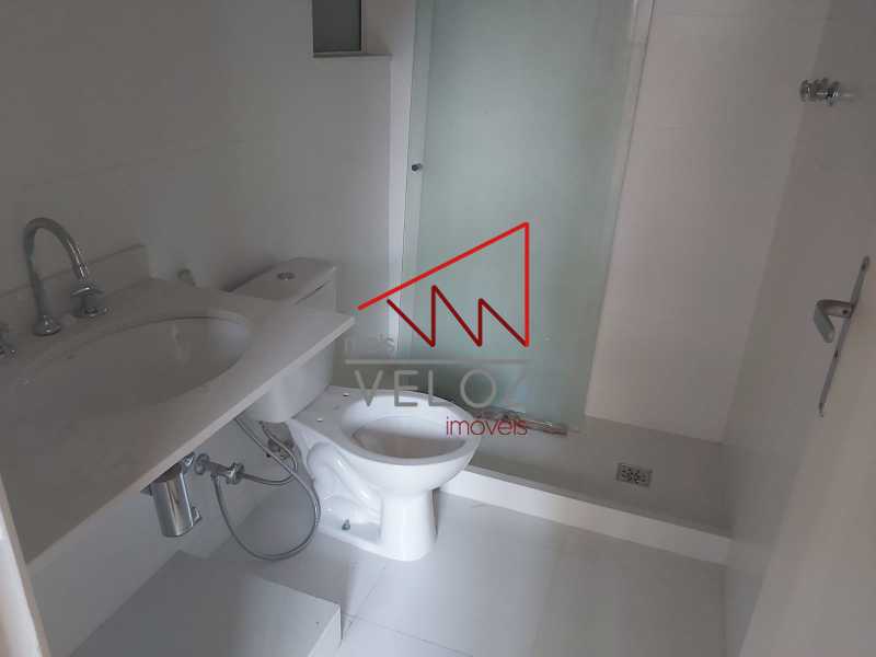 Apartamento à venda com 2 quartos, 70m² - Foto 19