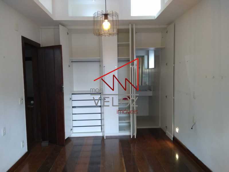 Casa à venda com 4 quartos, 392m² - Foto 18