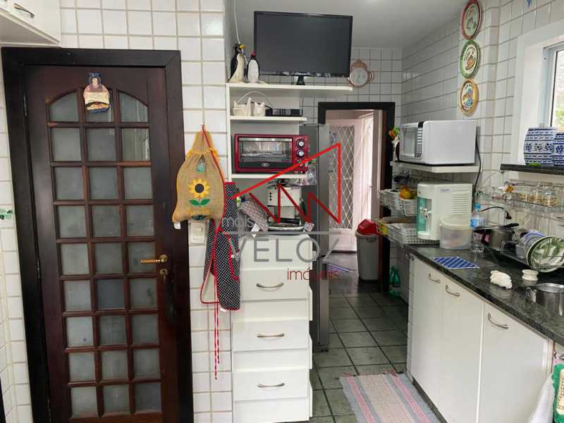 Casa à venda com 5 quartos, 250m² - Foto 21