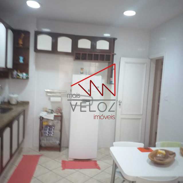 Apartamento à venda com 3 quartos, 150m² - Foto 18